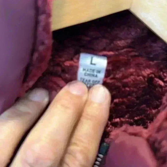 Women’s Large Burgundy Vest Zip Up - Picture 4 of 7